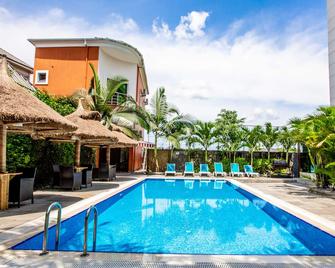 Charleson Luxury Hotel - Port Harcourt - Pool