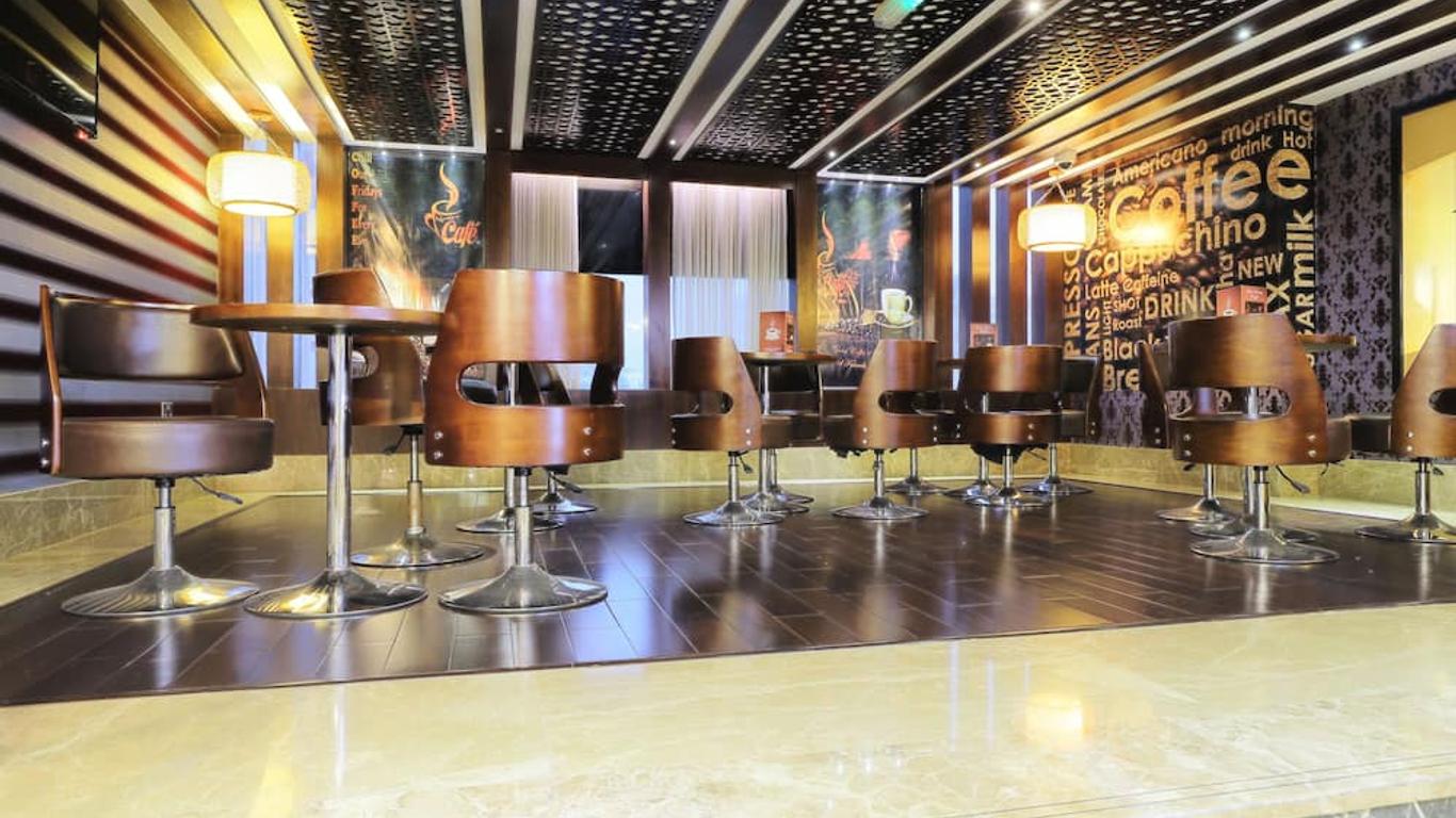 クイーン パレス ホテル