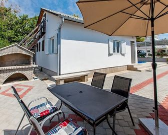 House Ivana Tribunj - Tribunj - Patio