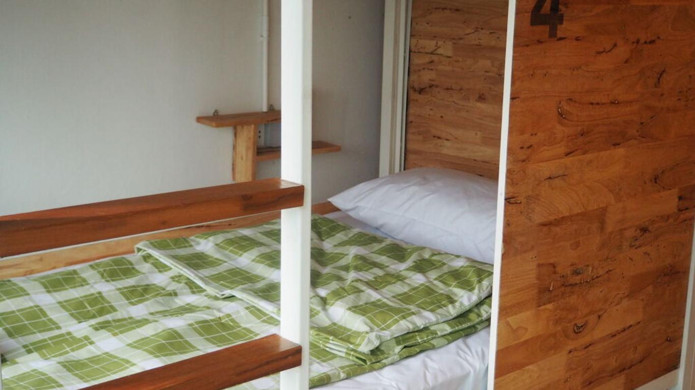 Green Sleep Hostel