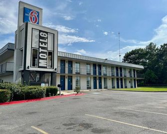 Motel 6 West Monroe - West Monroe - Building