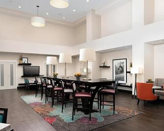 The Athens Hideaway! Indoor Pool, Free Breakfast, Free Parking! - Athens - Jídelna