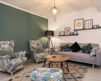 Honeymoon Apartment by Quokka 360 - romance by the lake - Morcote - Living room