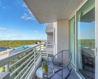 Eternal Sunrise Suite - פורט לודרדייל - מרפסת