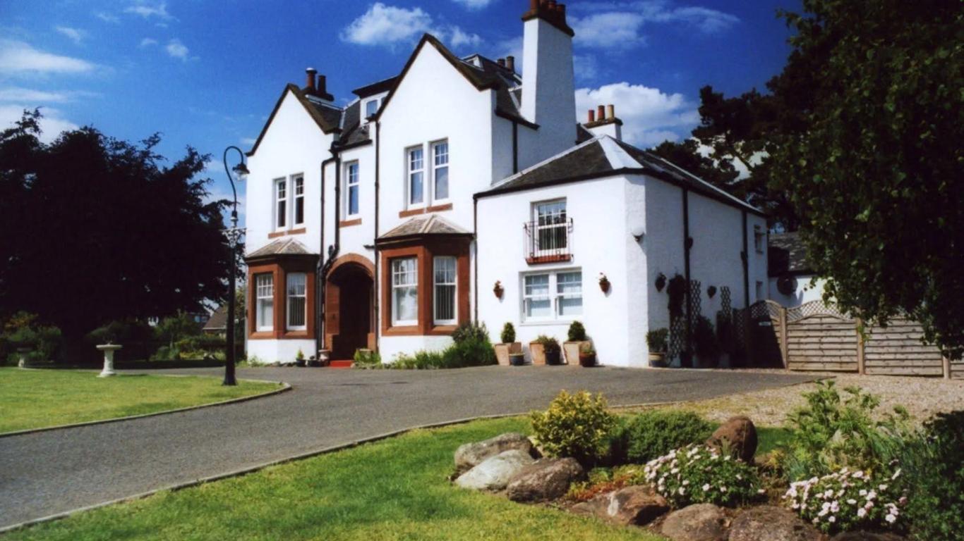Pinewood Country House