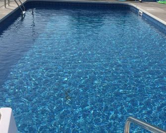 Dreamweavers Cottages and Home Place Vacation Home - Rusticoville - Pool