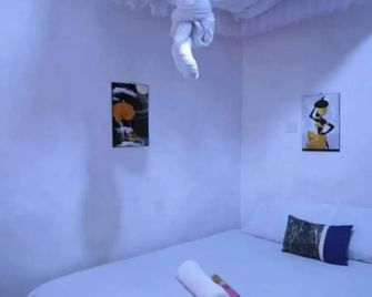 Lux Suites Ruby Court Apartments Kisumu - Kisumu - Bedroom