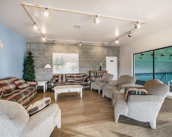 JL 806: Mtn view, indoor & beach fun, hikes, & wifi! - Blaine - Sala de estar