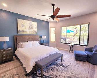 Gorgeous 4BR Home w/Heated Pool & Mtn Views - Marana - Bedroom