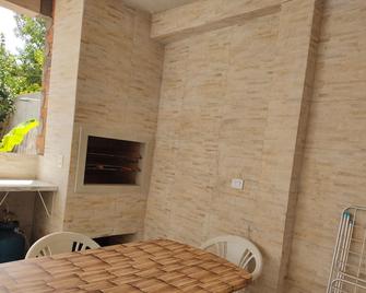 Apartment 1 Near Ilha do Mel and the Beach - Pontal do Paraná - Comedor