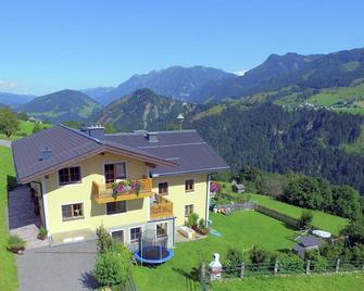 Cosy holiday flat in a farmhouse - Taxenbach - Edificio