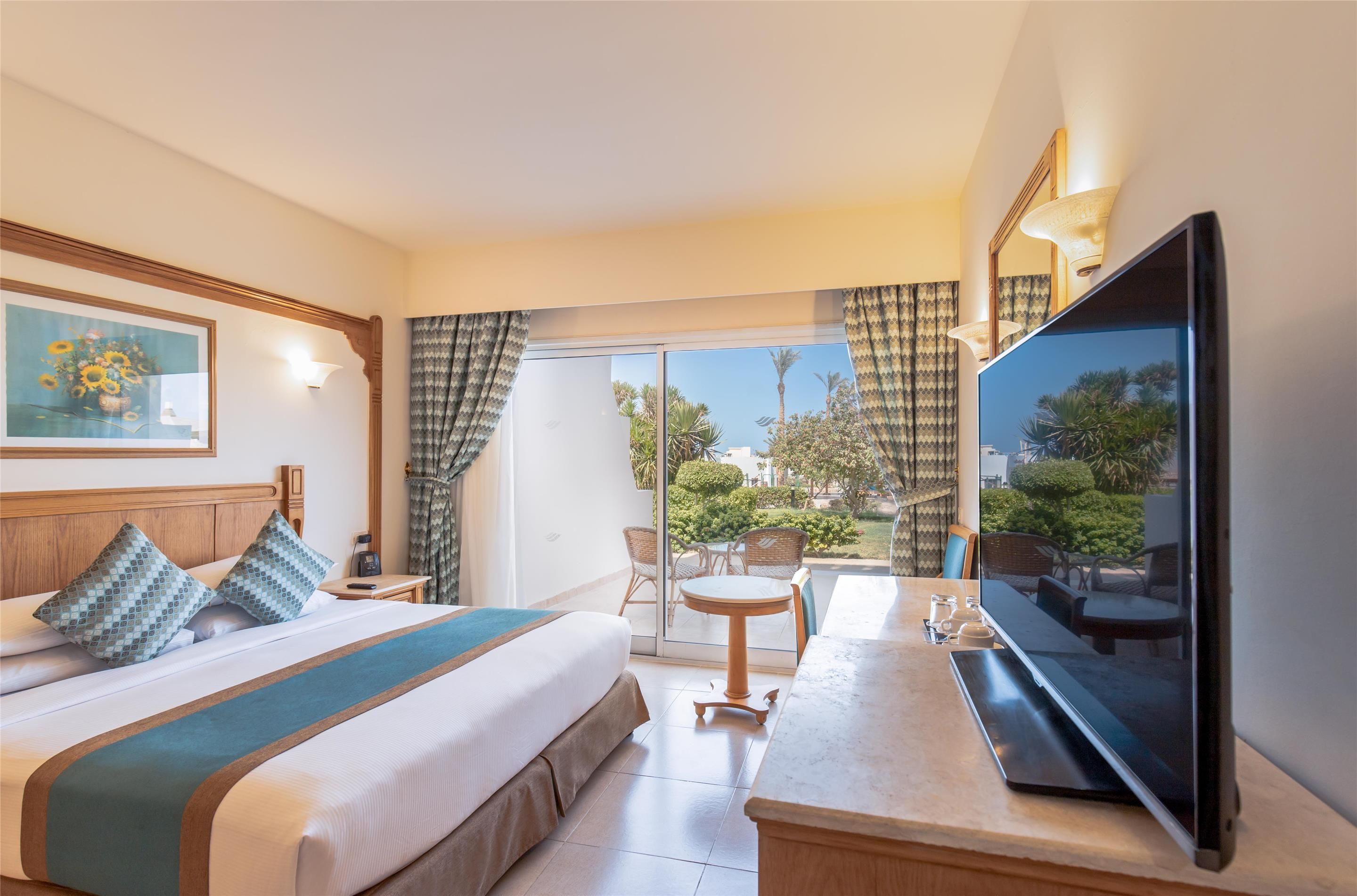 هيلتون الغردقة لونغ بيتش ريزورت