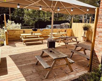 The Eight Bells Inn, Bolney - Haywards Heath - Patio