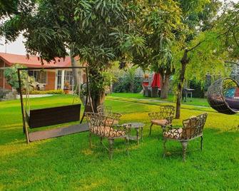 A place to remember a few minutes from your home. - Temixco - Pátio