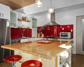 Come and stay at XanDie's! Premium accommodation at Waihau Bay! - Te Kaha - Cocina