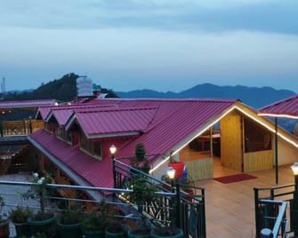 Hotel Pine View Kasauli - Solan - Balcony