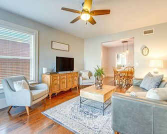 Furnished Patio and Yard Denver Bungalow! - Denver - Sala de estar