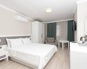 Bay Nihat Otel Lale - Ayvalik - Schlafzimmer