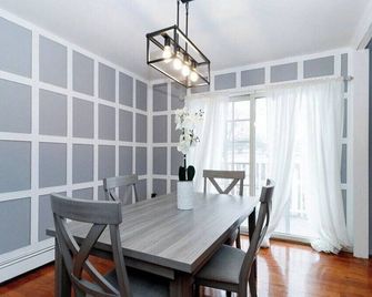Delightful 3-bedroom house in Queens with AC, WiFi - Queens - Dining room