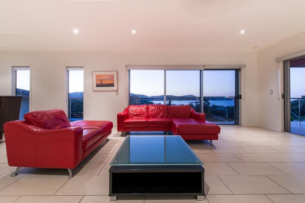 Viewpoint - איירליי ביץ' - סלון