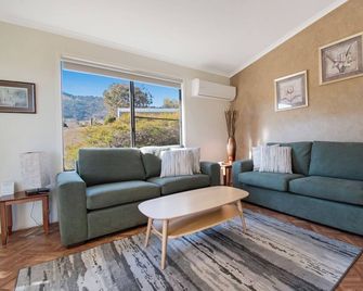 Elm Cottage Tumut - Tumut - Huiskamer