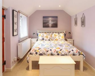 Compass Cottage - Weybourne - Bedroom