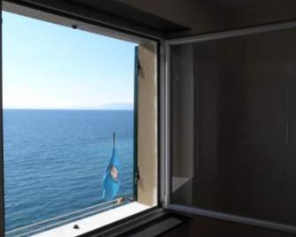 Typical house on walk cod. Citra 010007-LT-0205 - Camogli - Balcony