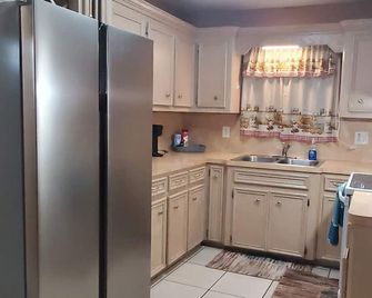 Casa del Sol. 2BR,2BA,5Beds+travel-crib+highchair - Brownsville - Kitchen