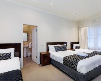 Amaroo Motel - Tumut - Schlafzimmer