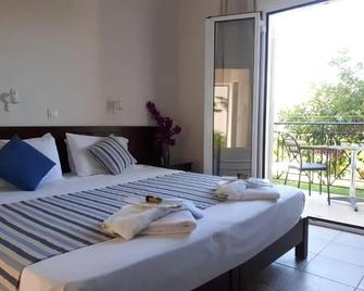 Hotel Metaxa - Kalamaki - Bedroom