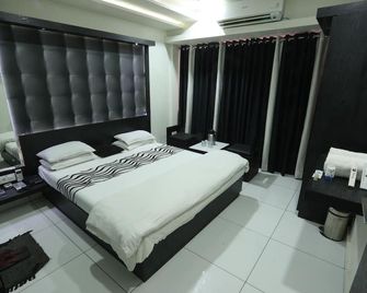 Hotel Paramount Inn - Rajkot