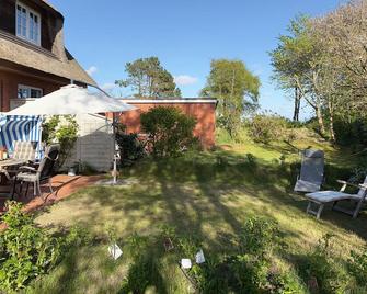 Ferienwohnung Reethuk - Norddorf - Innenhof