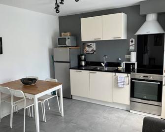 Charmante Maison - Idéalement Située - Ronchin - Kitchen