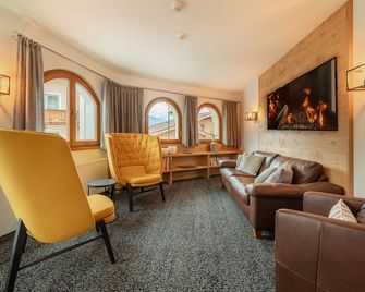 Kräuterhotel Hochzillertal - Kaltenbach - Salónek