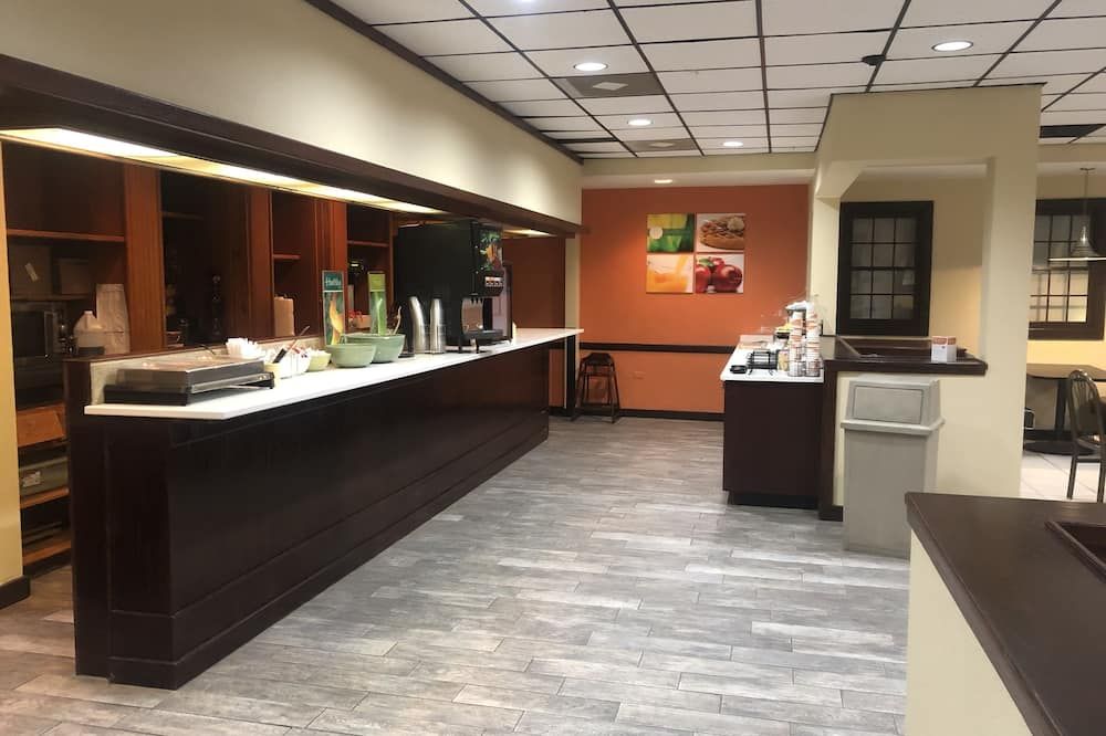 Quality Inn Morganton Southeast - Morganton