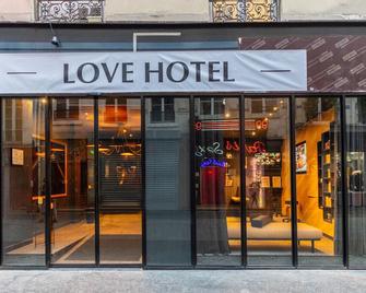 Love Hôtel avec nuit insolite au Dandy - Paris - Bâtiment