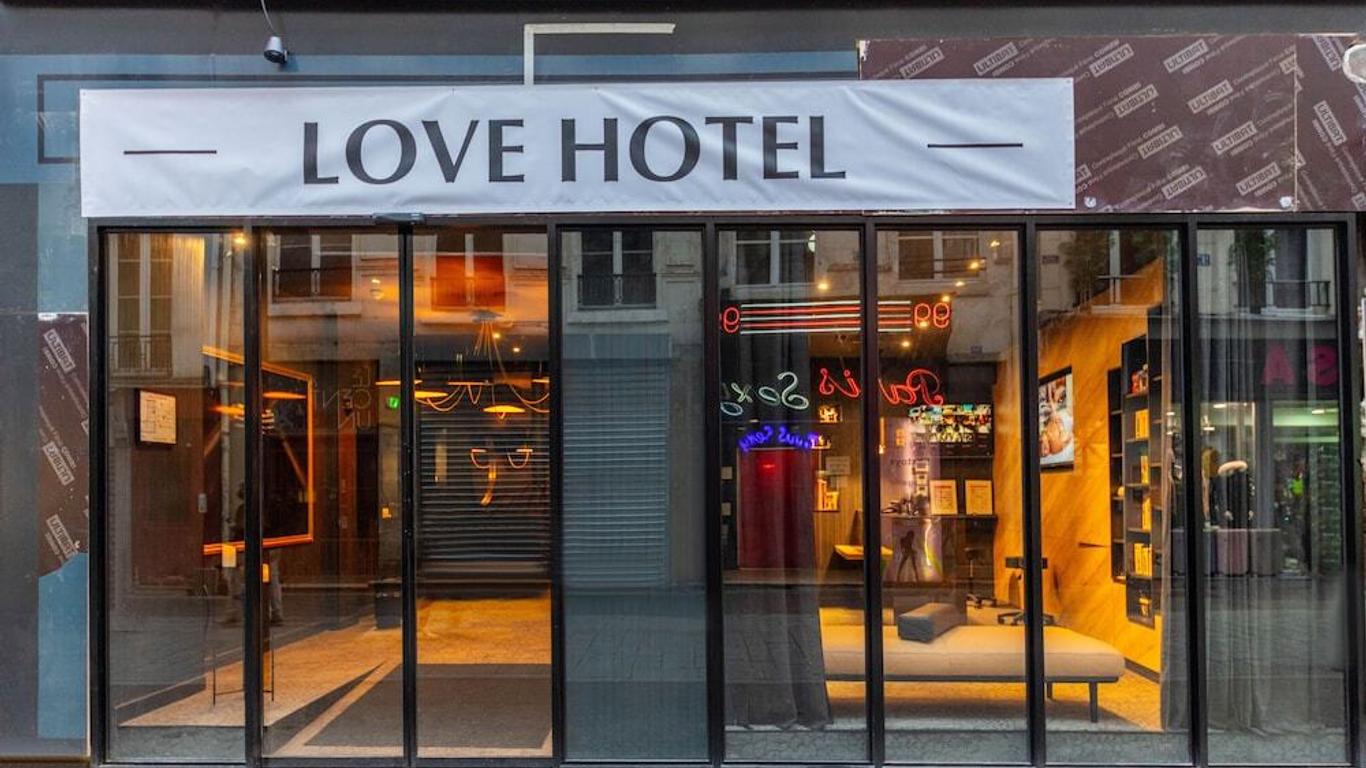Love Hôtel avec nuit insolite au Dandy