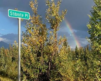 The Taiga House - inspiring mountain views at the edge of Denali National Park - Healy - Beach