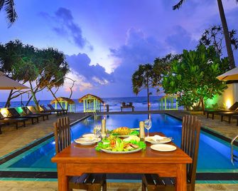 At Ease Beach Hotel - Hikkaduwa