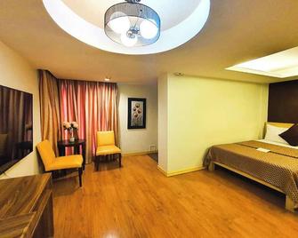 Festive Hotel Makati - Makati - Bedroom