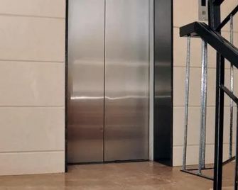 Emporium Hotel - Mangalore - Escaleras