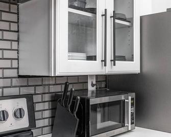 Luxurious Downtown Penthouse, Great Views! - Crawfordsville - Keuken