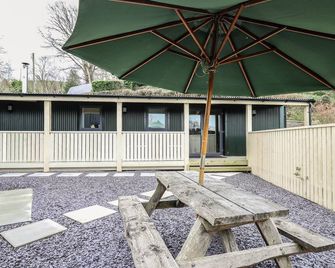 Y Felin - Celyn - Borth - Pátio