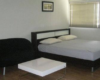 Room in B&B - Thailand Taxi&apartment Hostel, air Conditioning and Free Wifi - Pak Kret - Bedroom