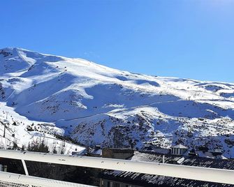 Todosierranevada Zona Baja Junto a los Telecabinas - Pradollano - Balcó
