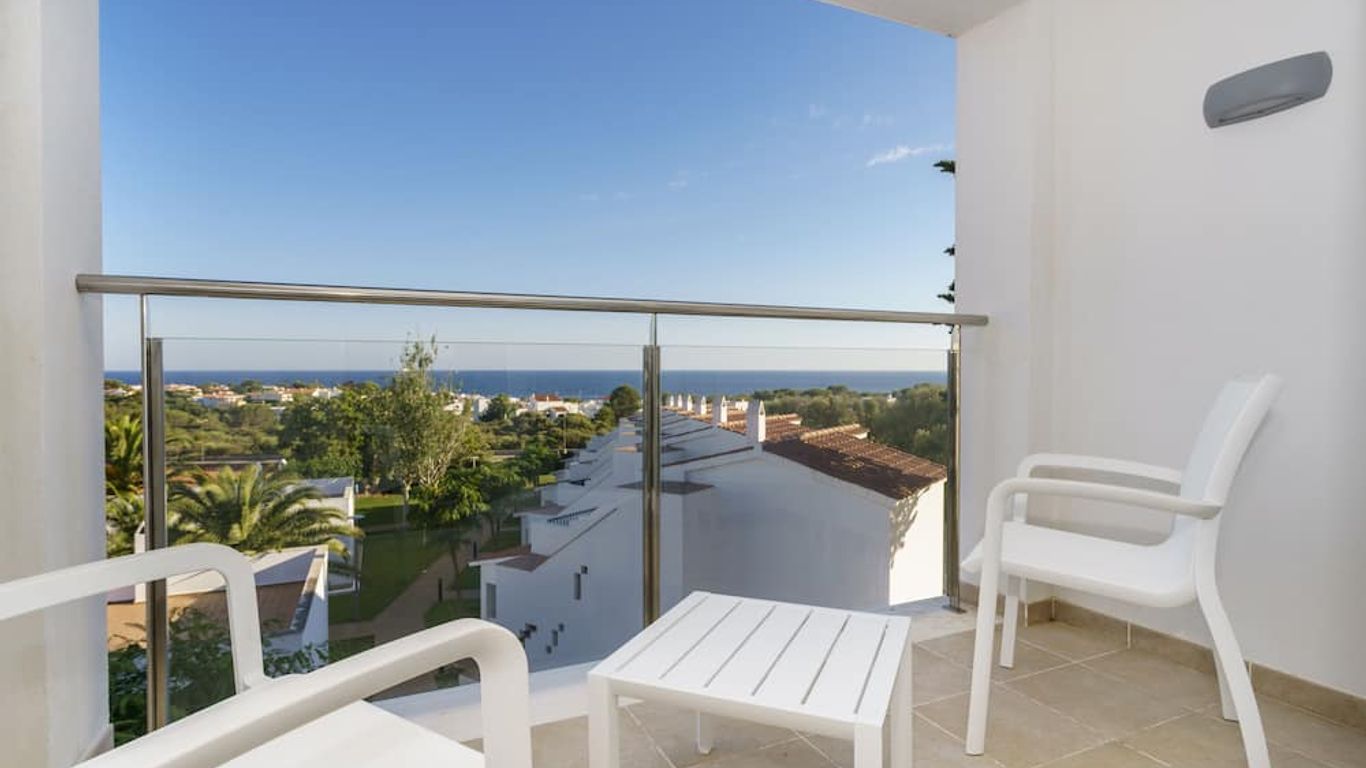 مينورا هوتل سور مينوركا