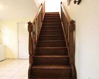 Comfortable cottage with private garden, pets allowed - Saint-Quentin-sur-le-Homme - Schodiště