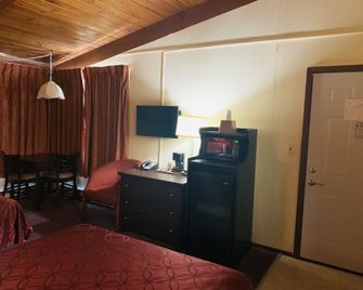 The Crossroads Motel - Elkhorn
