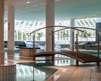 Radisson Blu Hotel Dortmund - Dortmund - Svømmebasseng