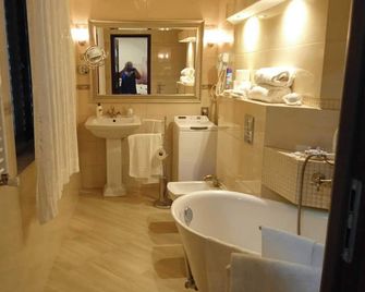 Lavender Hill Hvar Villa - pool, jacuzzi,sauna,BBQ - Старий Град - Ванна кімната